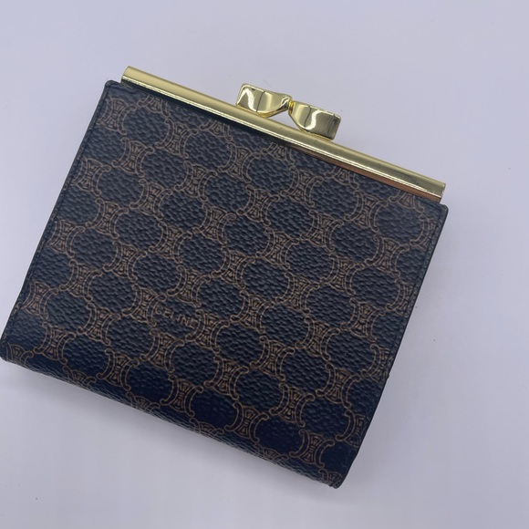 Celine - Picture 4 of 11